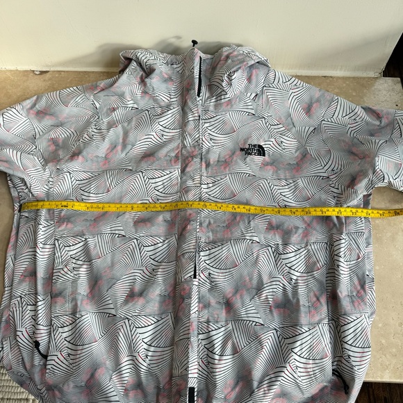 The North Face Womens Size XL Geometric Print Hooded Vented Full Zip Rain Jacket - Picture 13 of 16